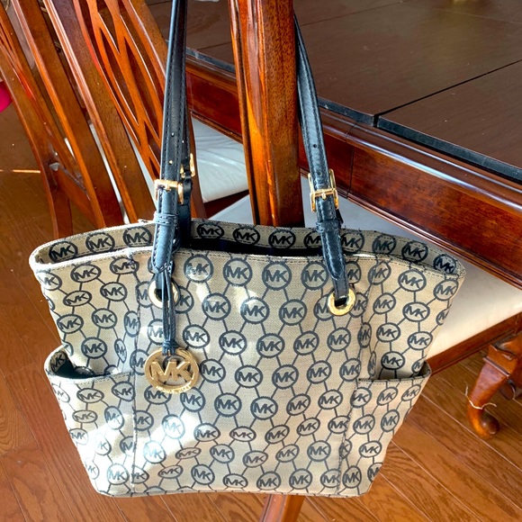 Michael Kors Handbags - MK handbag